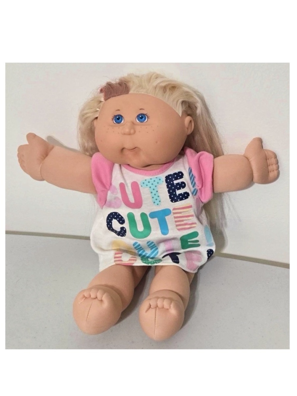 Vintage ‘04 Cabbage Patch Kids Doll Caucasian Signed Blond Blue Eyes 17” VTG